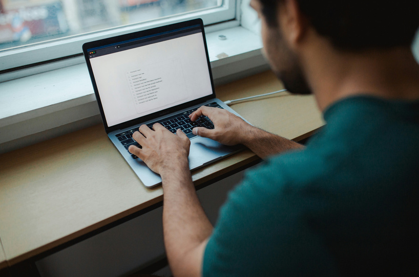 Sprachanalyse in Elasticsearch - Teil 1: Von der Volltextsuche zur Relevanzsuche Sprachanalyse in Elasticsearch - Teil 1: Von der Volltextsuche zur Relevanzsuche